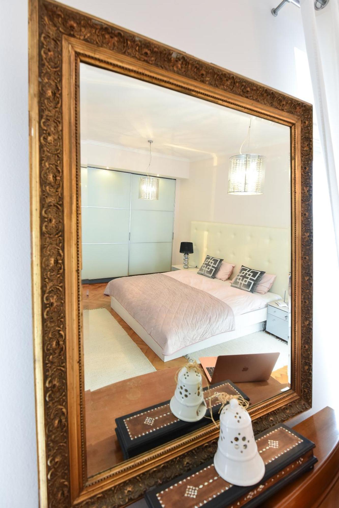 Neoclassical Luxury Apartment Любляна Екстериор снимка