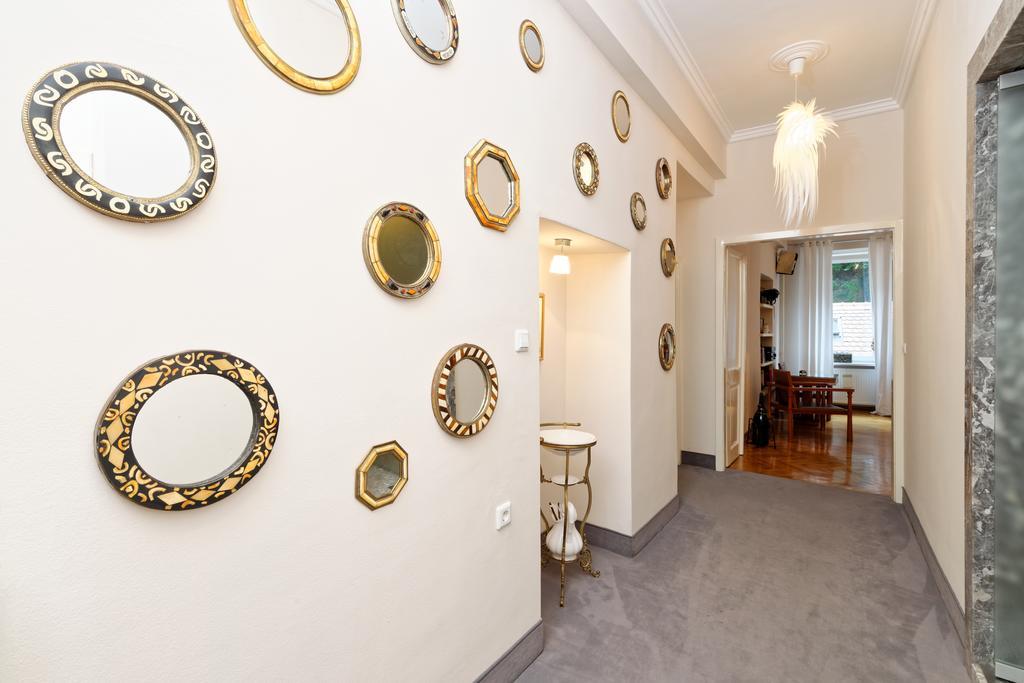 Neoclassical Luxury Apartment Любляна Екстериор снимка